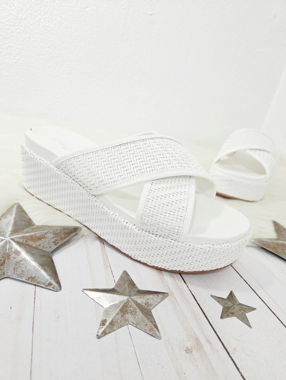 J/Slides woven white leather platform sandals crisscross women's Size 9.5